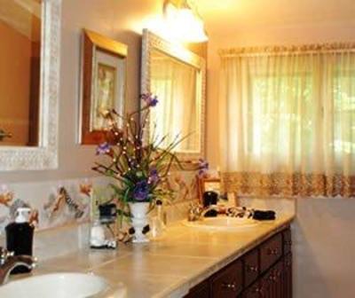 фото отеля Angel Welcome Bed and Breakfast