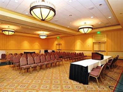 фото отеля ResortQuest Vacation Rentals Beachside II Destin