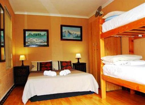 фото отеля Saltycrax Backpackers Surflodge