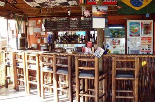 фото отеля Saltycrax Backpackers Surflodge