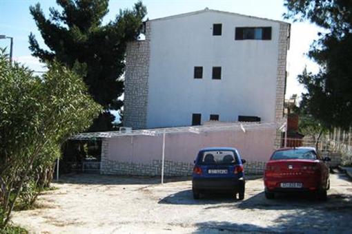 фото отеля Lucija Apartments Okrug Gornji