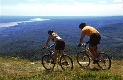 фото отеля Au Pied du Mont Sainte-Anne