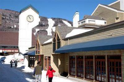 фото отеля Au Pied du Mont Sainte-Anne