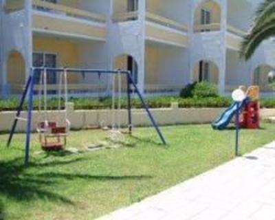 фото отеля Sea View Apartments Petaloudes
