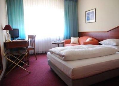 фото отеля Hotel am Westend