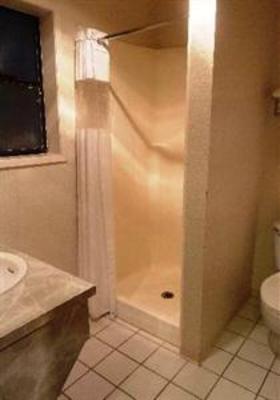 фото отеля Fairbridge Inn & Suites