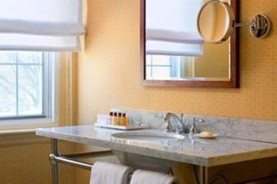 фото отеля Sheraton Commander Hotel