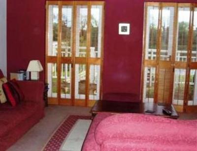 фото отеля Cotswold Lakeside Lodge South Cerney