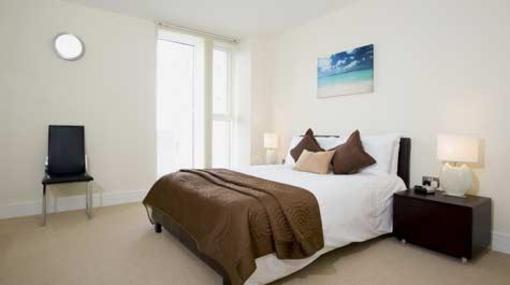 фото отеля Deep Blue Apartments Basingstoke