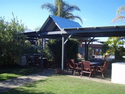 фото отеля Dunsborough Central Motel