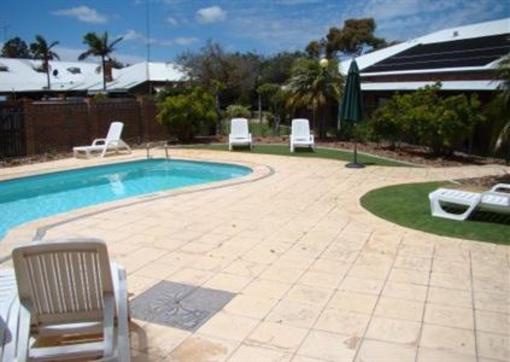 фото отеля Dunsborough Central Motel