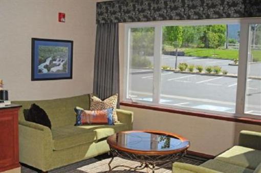 фото отеля Holiday Inn Express Hotel & Suites Ashland (Oregon)