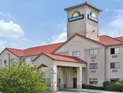 фото отеля Days Inn & Suites Castle Rock