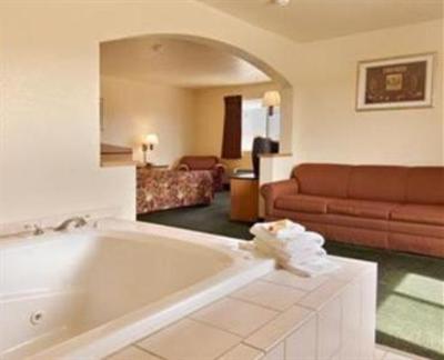 фото отеля Days Inn & Suites Castle Rock