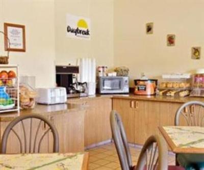 фото отеля Days Inn & Suites Castle Rock