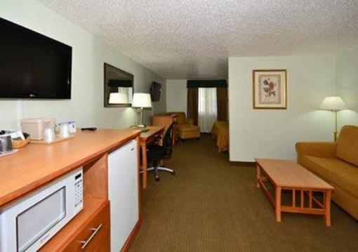 фото отеля Quality Inn & Suites Council Bluffs