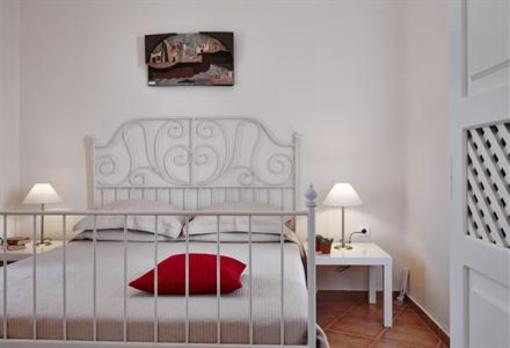 фото отеля Oia Suites