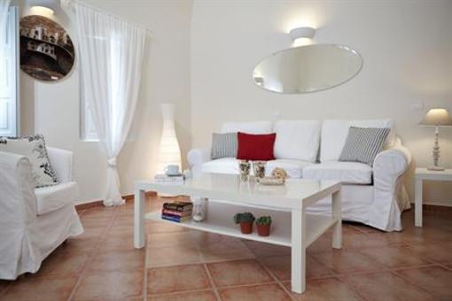 фото отеля Oia Suites