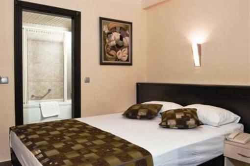 фото отеля Merlin Beach Hotel