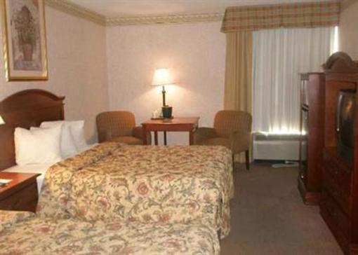 фото отеля Quality Suites Chattanooga