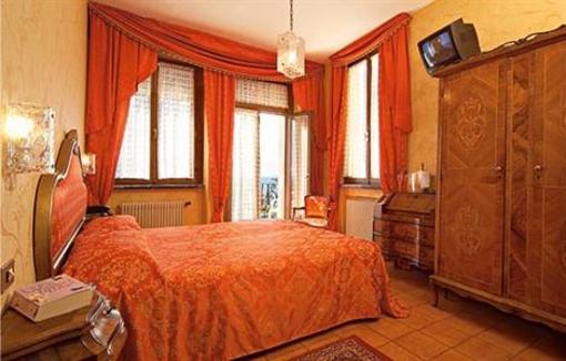 фото отеля Hotel Le Palme Limone sul Garda