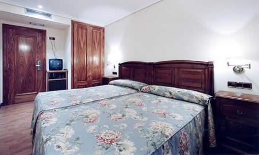 фото отеля Arriazu Hostal