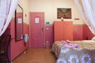 фото отеля Robby's House Bed & Breakfast Naples