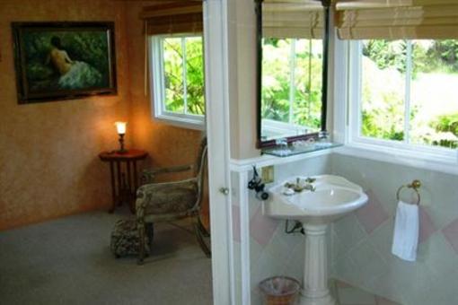 фото отеля Lokahi Lodge Chalet Kilauea Collection