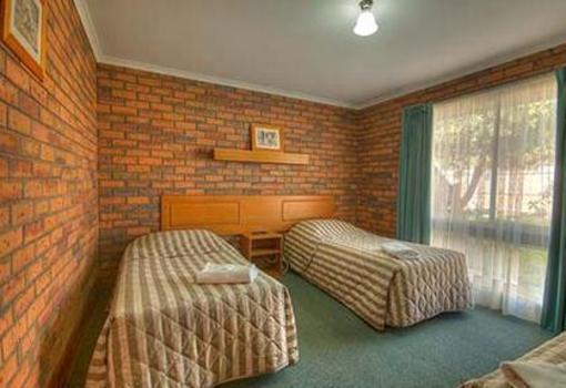 фото отеля Golden Palms Motel