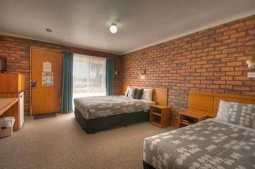 фото отеля Golden Palms Motel