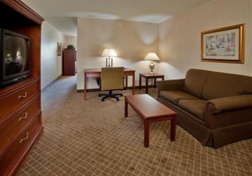 фото отеля Holiday Inn Express and Suites Beatrice