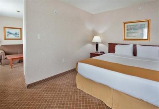 фото отеля Holiday Inn Express and Suites Beatrice