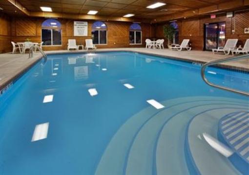 фото отеля Holiday Inn Express and Suites Beatrice
