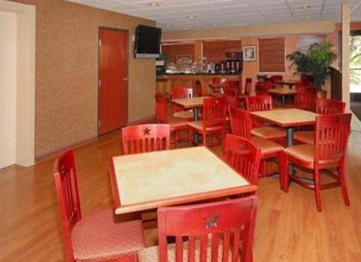 фото отеля Comfort Suites I-35 North