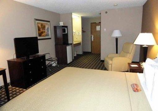 фото отеля Quality Inn & Suites Watertown (South Dakota)