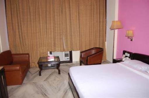 фото отеля The Beaufort Inn New Delhi