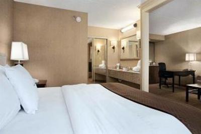 фото отеля DoubleTree Suites by Hilton Dayton South