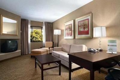фото отеля DoubleTree Suites by Hilton Dayton South