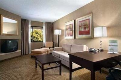 фото отеля DoubleTree Suites by Hilton Dayton South