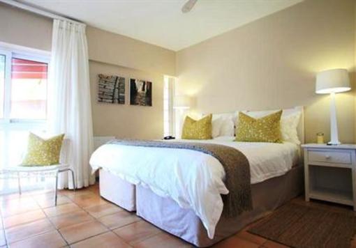 фото отеля Periwinkle Guest Lodge Plettenberg Bay