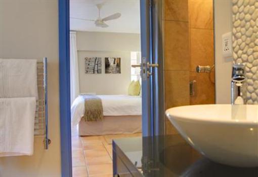 фото отеля Periwinkle Guest Lodge Plettenberg Bay
