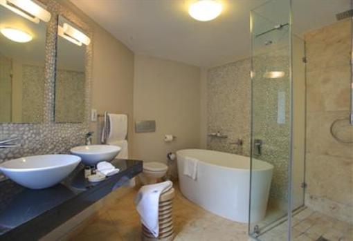 фото отеля Periwinkle Guest Lodge Plettenberg Bay