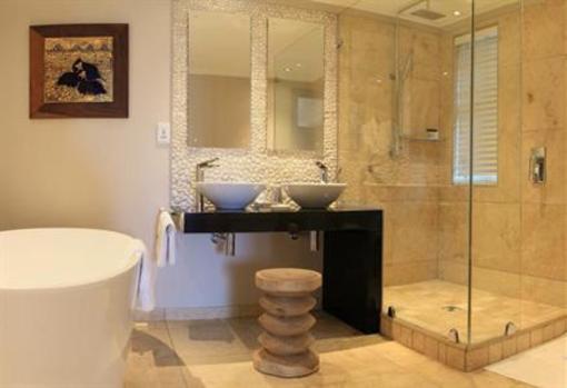 фото отеля Periwinkle Guest Lodge Plettenberg Bay