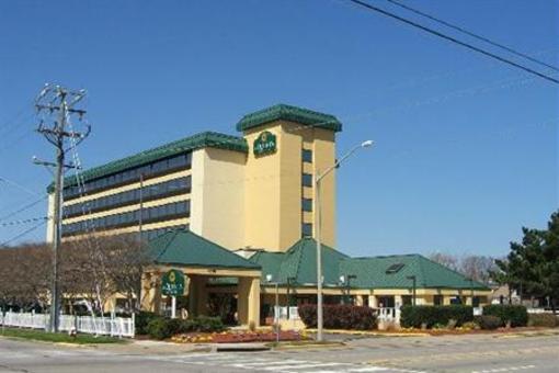 фото отеля La Quinta Inn & Suites Virginia Beach