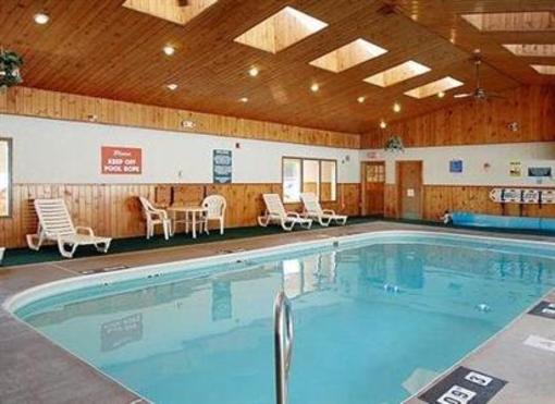 фото отеля Econo Lodge Inn & Suites Plattsburgh