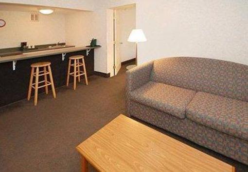 фото отеля Econo Lodge Inn & Suites Plattsburgh