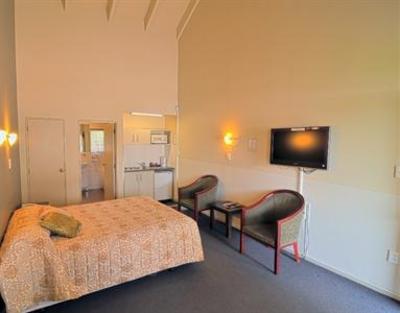 фото отеля Airport Manor Inn