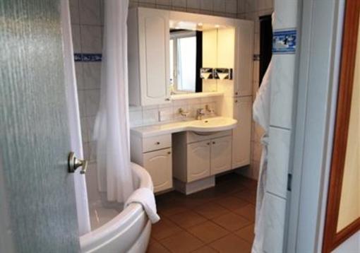 фото отеля Admiralty Lodge Motel