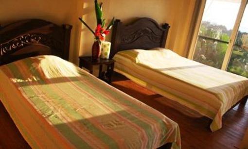 фото отеля Funky Monkey Lodge