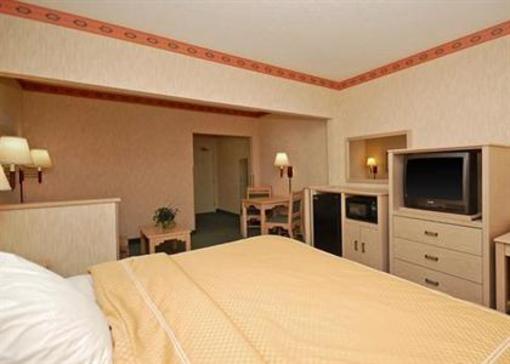 фото отеля Days Inn and Suites Tempe